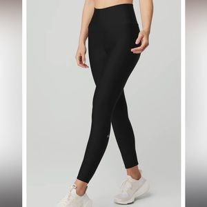 Alo Yoga 7/8 High-Waist Airlift Legging size xxs. Worn once. Great condition